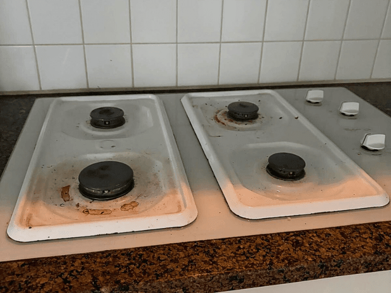 Move-out-oven-cleaning-before